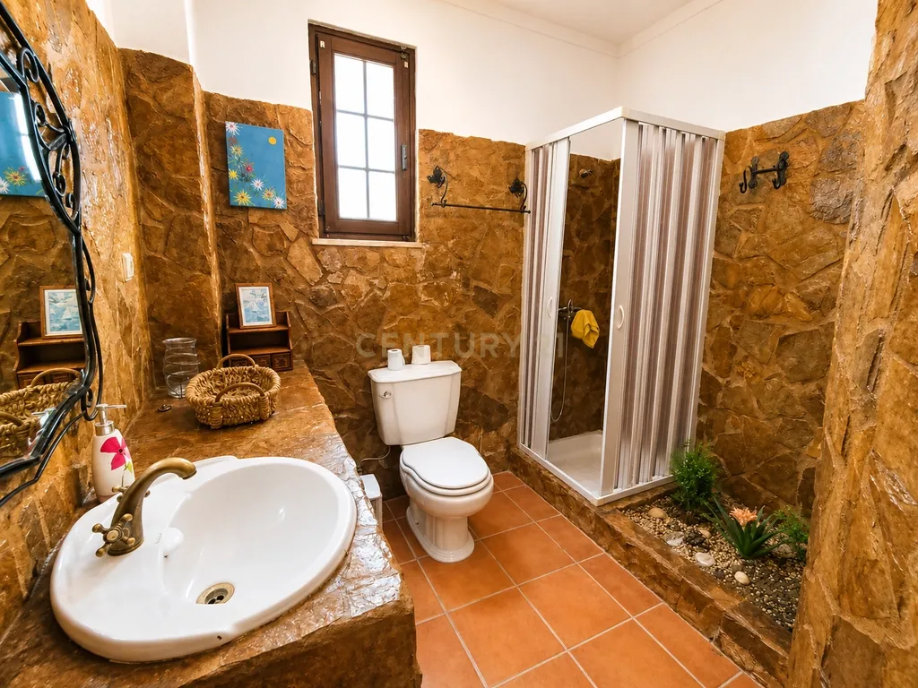 Oportunidade Única! Elegante Moradia + Apartamento T2 + Espaço + Funcionalidade = Qualidade de Vida. - Image 54