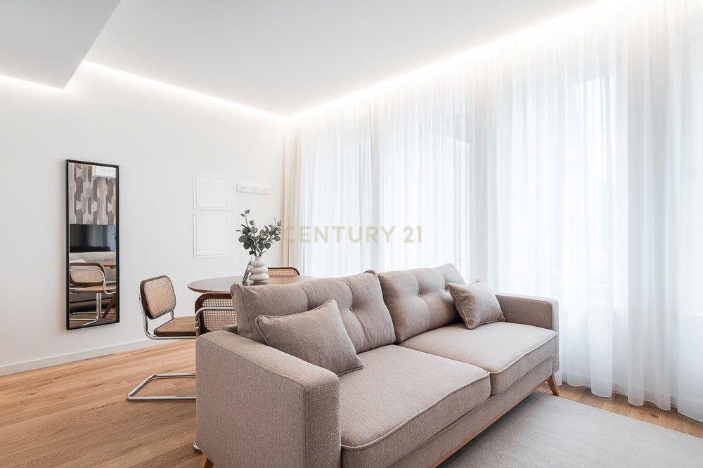 Apartamento T1 no Centro do Porto com Licença AL - Image 2