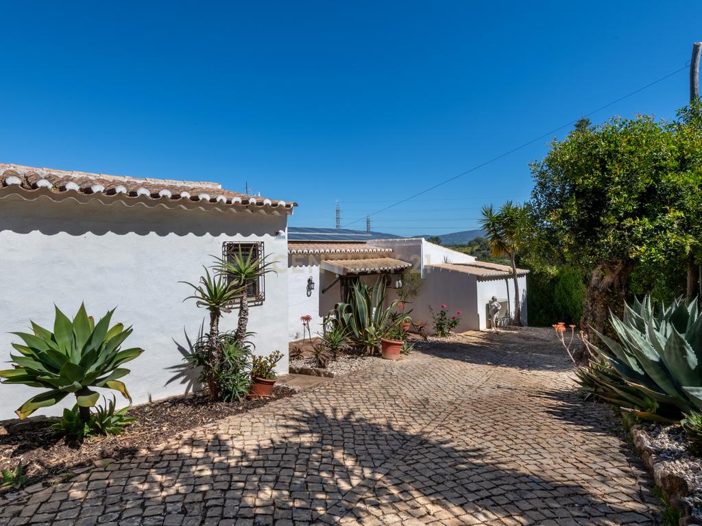 Moradia T4 inserida num lote de 4.180m², Algarve (Alvor) - Image 45