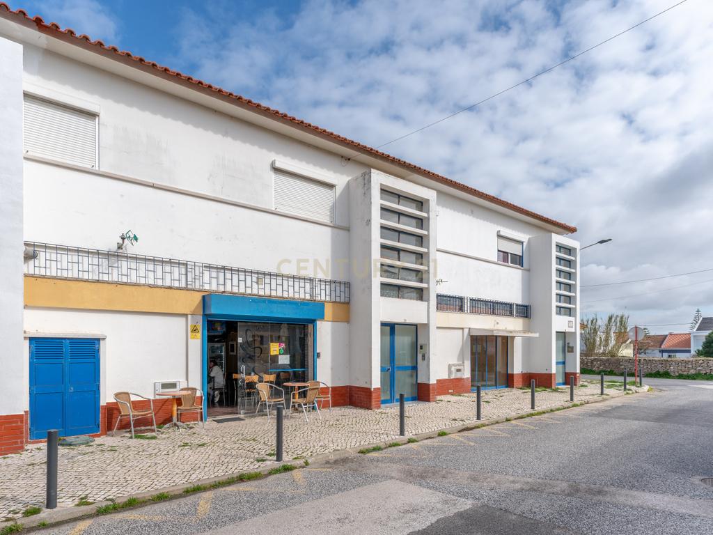 APARTAMENTO T3 TRANSFORMADO EM T2 - CENTRO DE PENICHE ! - Image 24