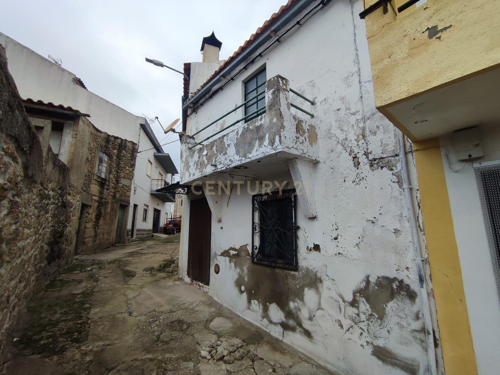 Moradia T2, com anexo em pedra, Tinalhas, Castelo Branco - Image 19