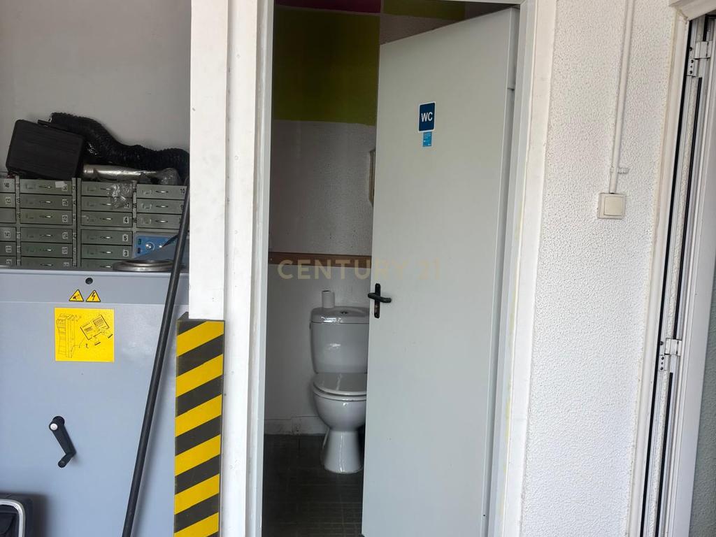 Armazem / Garagem 180m2 em Sao Marcos - Sintra - Image 2
