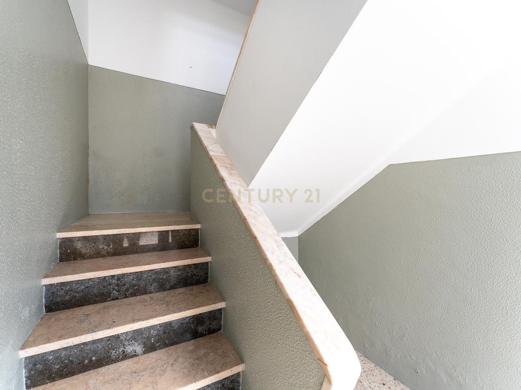 APARTAMENTO T3 TRANSFORMADO EM T2 - CENTRO DE PENICHE ! - Image 26
