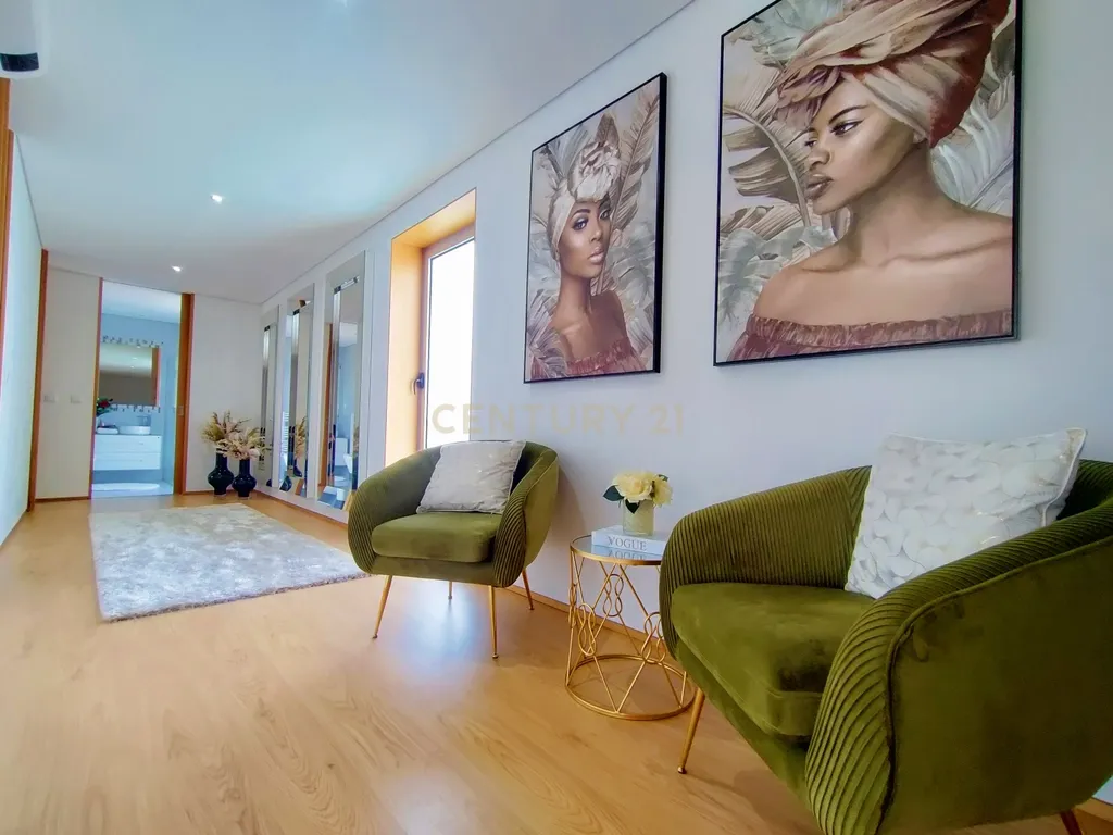 Moradia T4 Moderna com Piscina e Jardim – Touguinha - Image 30