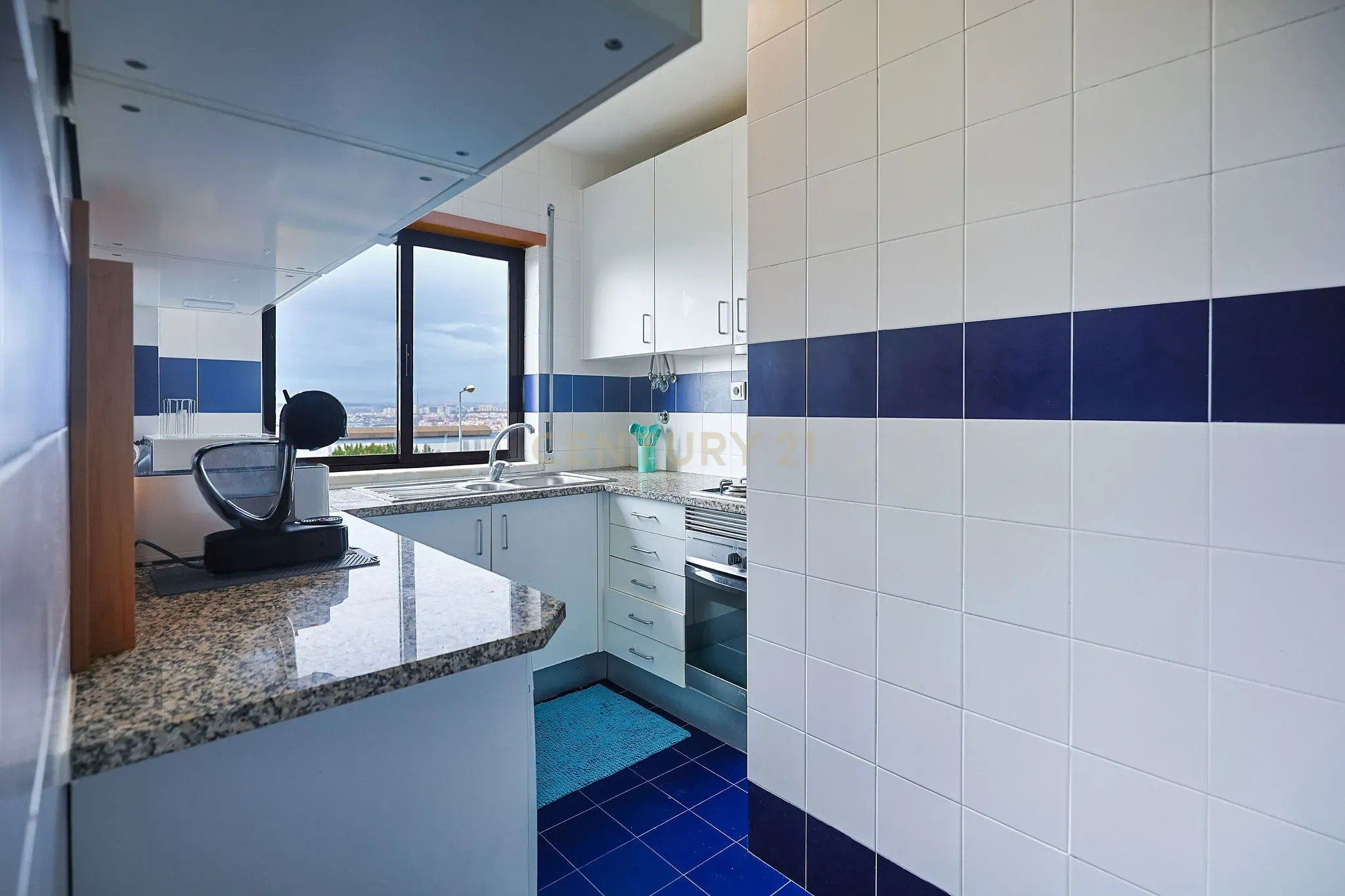 Apartamento moderno T3 com parqueamento e arrecadação! - Image 18