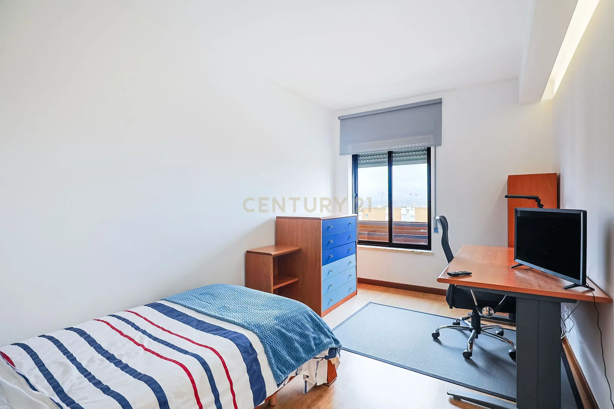 Apartamento moderno T3 com parqueamento e arrecadação! - Image 11