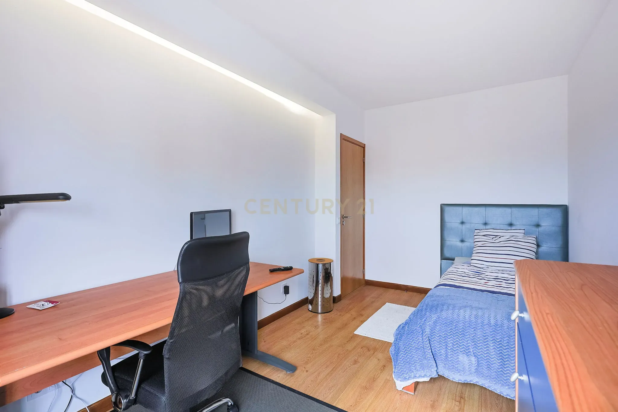 Apartamento moderno T3 com parqueamento e arrecadação! - Image 13