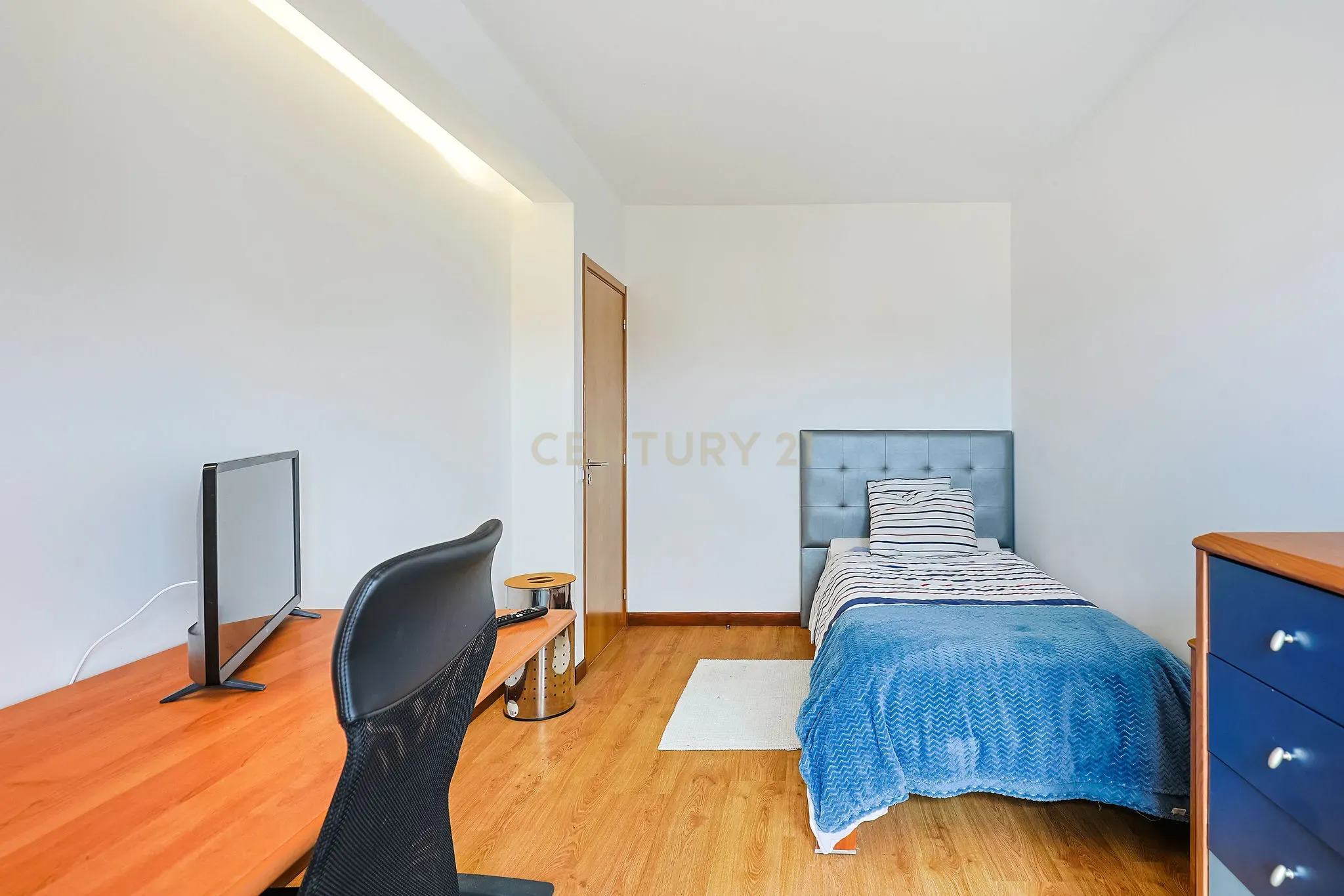 Apartamento moderno T3 com parqueamento e arrecadação! - Image 10