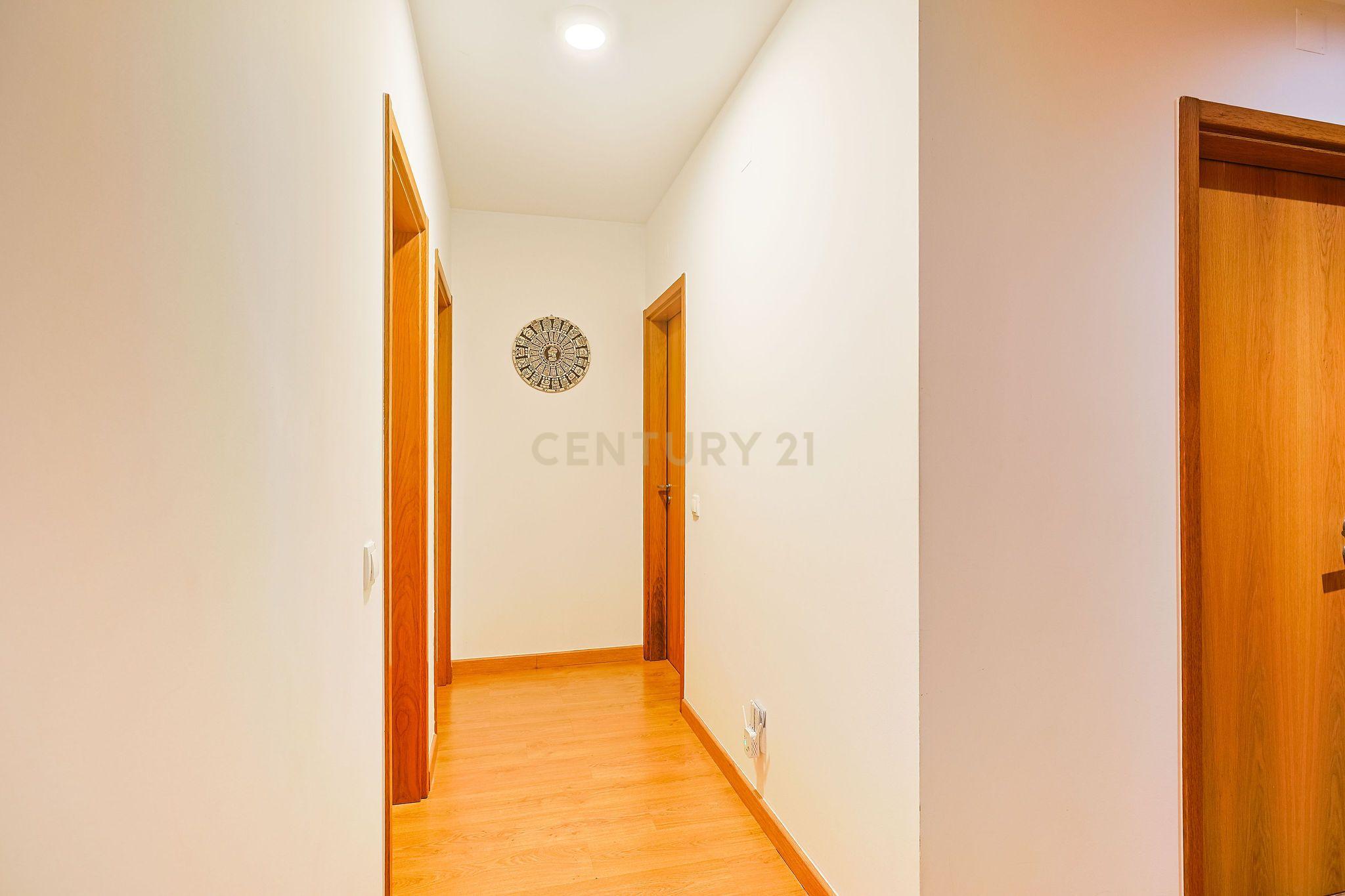 Apartamento moderno T3 com parqueamento e arrecadação! - Image 15
