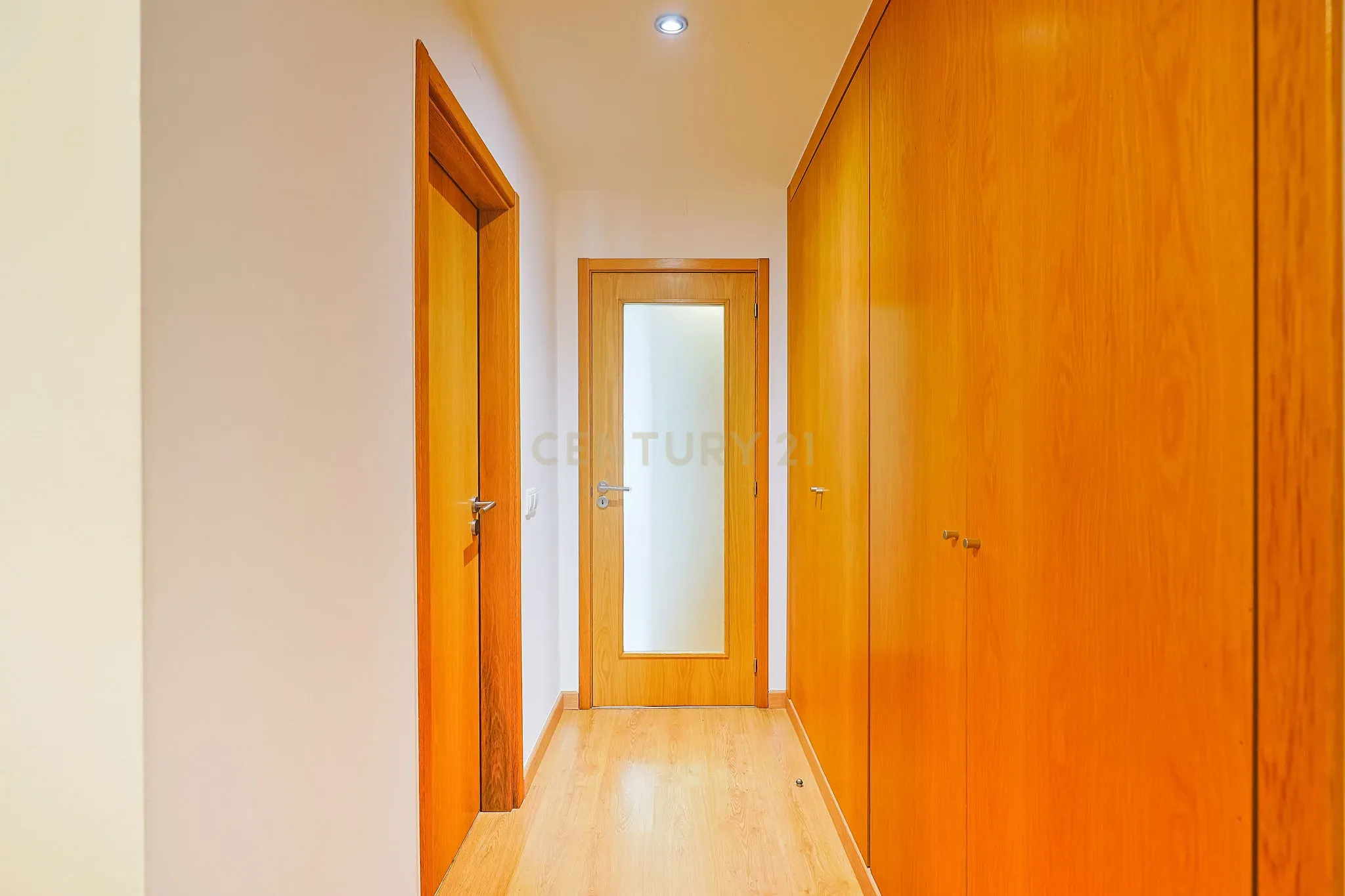 Apartamento moderno T3 com parqueamento e arrecadação! - Image 8