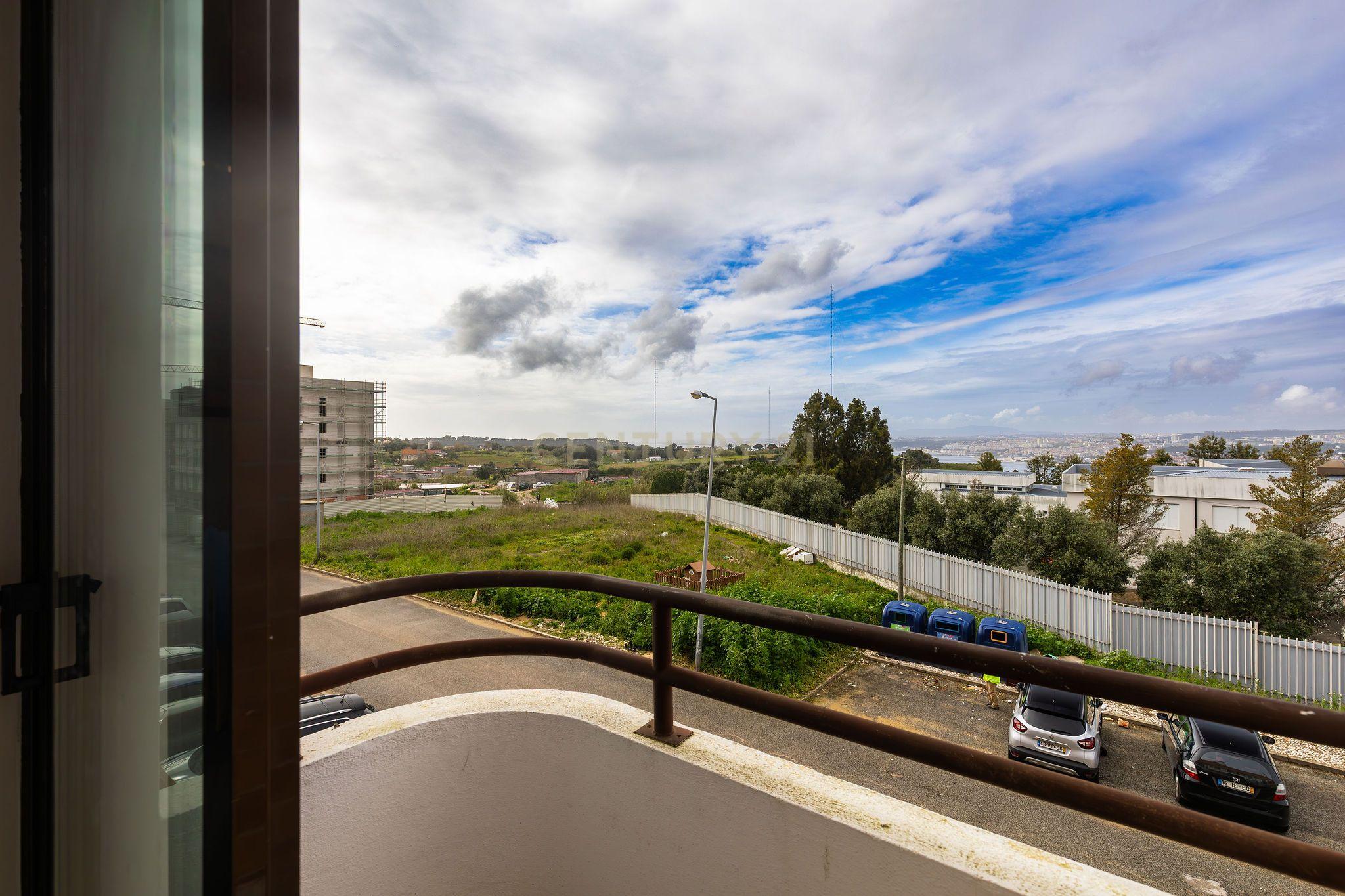 Apartamento moderno T3 com parqueamento e arrecadação! - Image 29