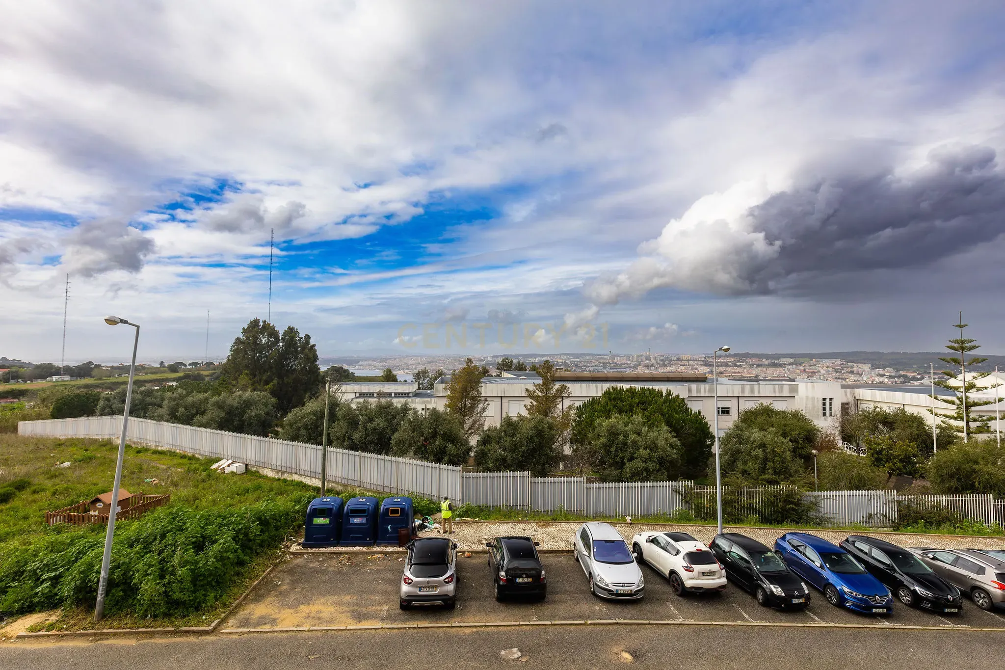 Apartamento moderno T3 com parqueamento e arrecadação! - Image 40