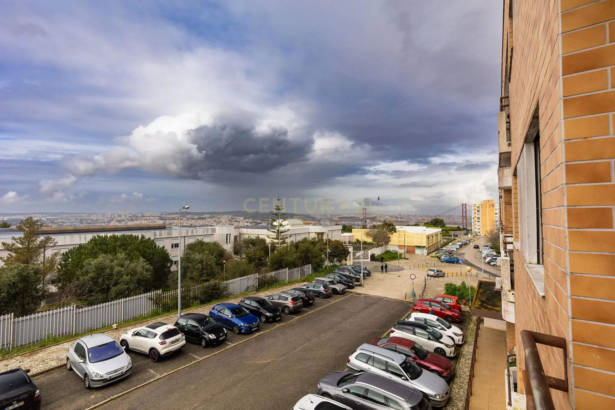 Apartamento moderno T3 com parqueamento e arrecadação! - Image 31
