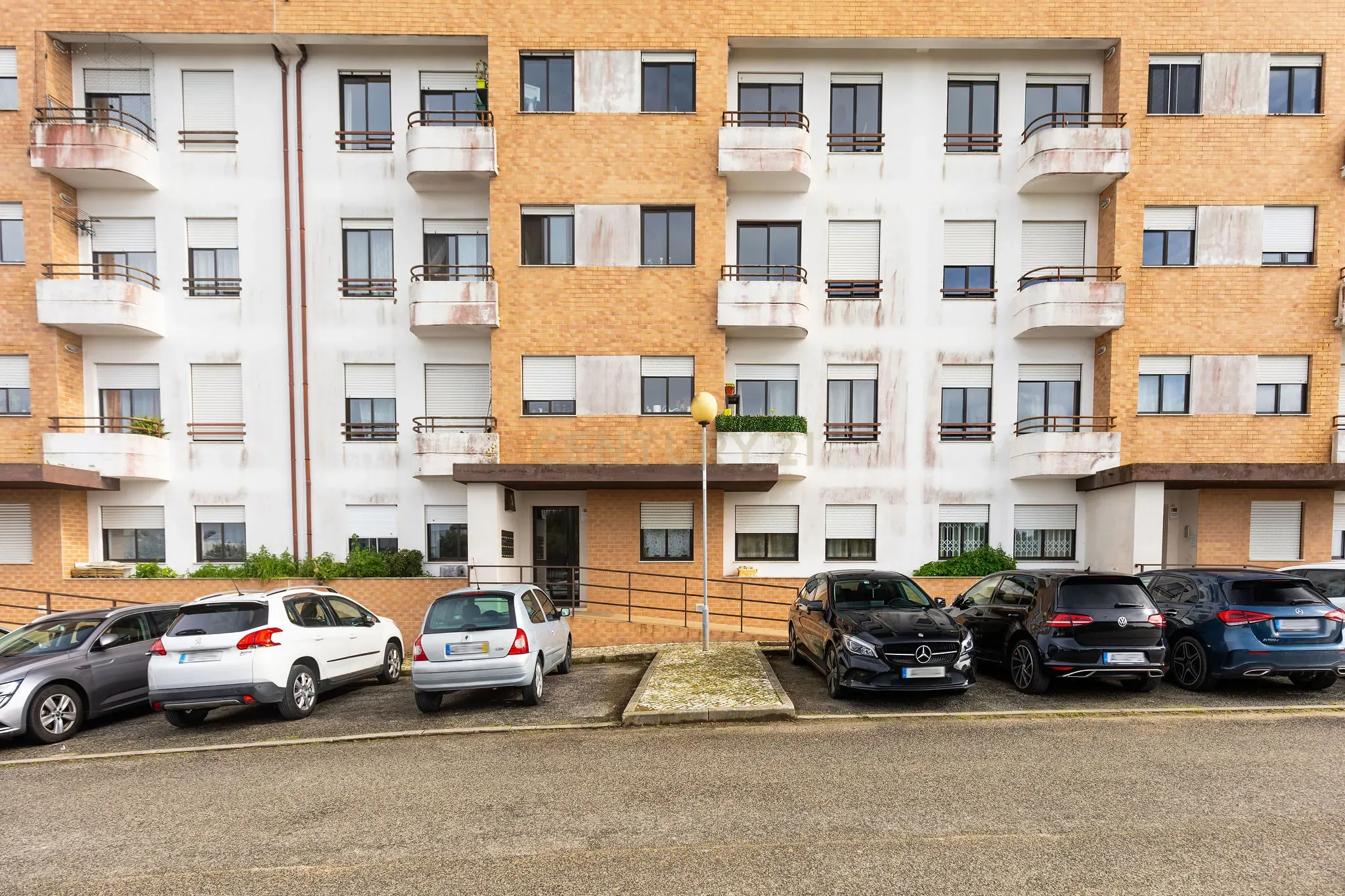 Apartamento moderno T3 com parqueamento e arrecadação! - Image 38