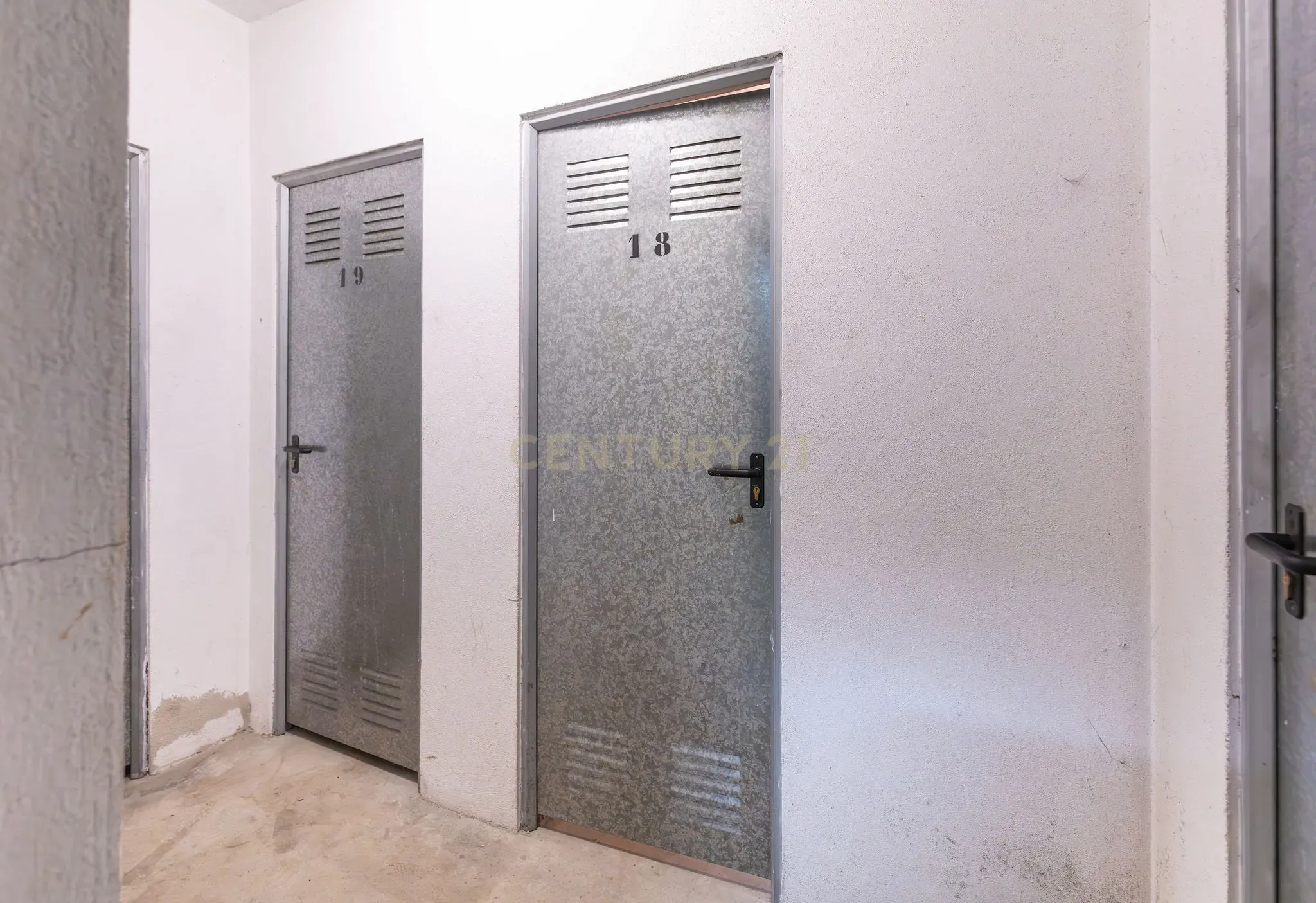Apartamento moderno T3 com parqueamento e arrecadação! - Image 32