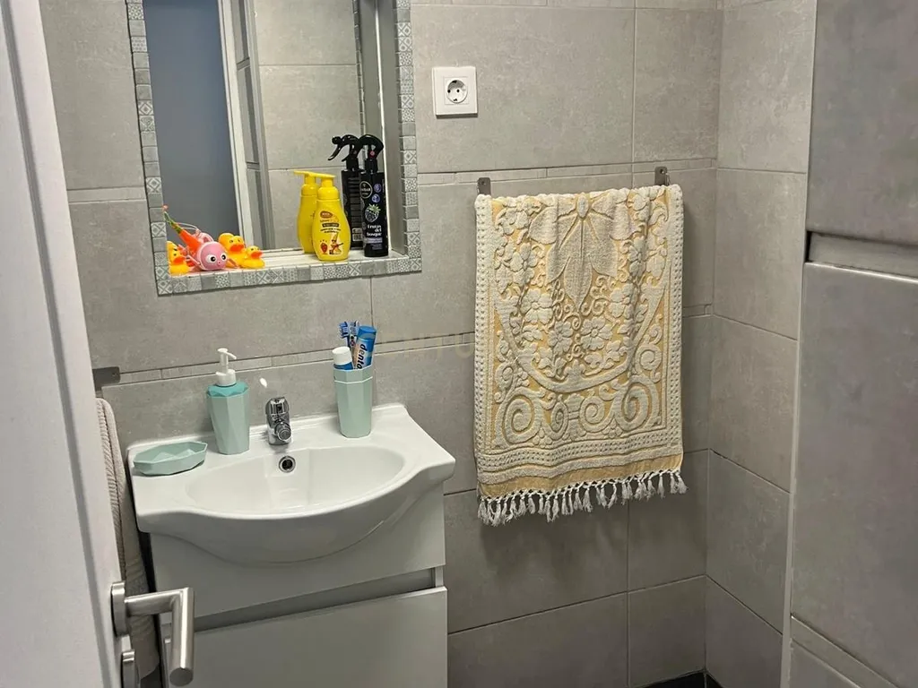 Imóvel de rendimento | Charneca da Caparica | 7 apartamentos | 100% arrendado - Image 9