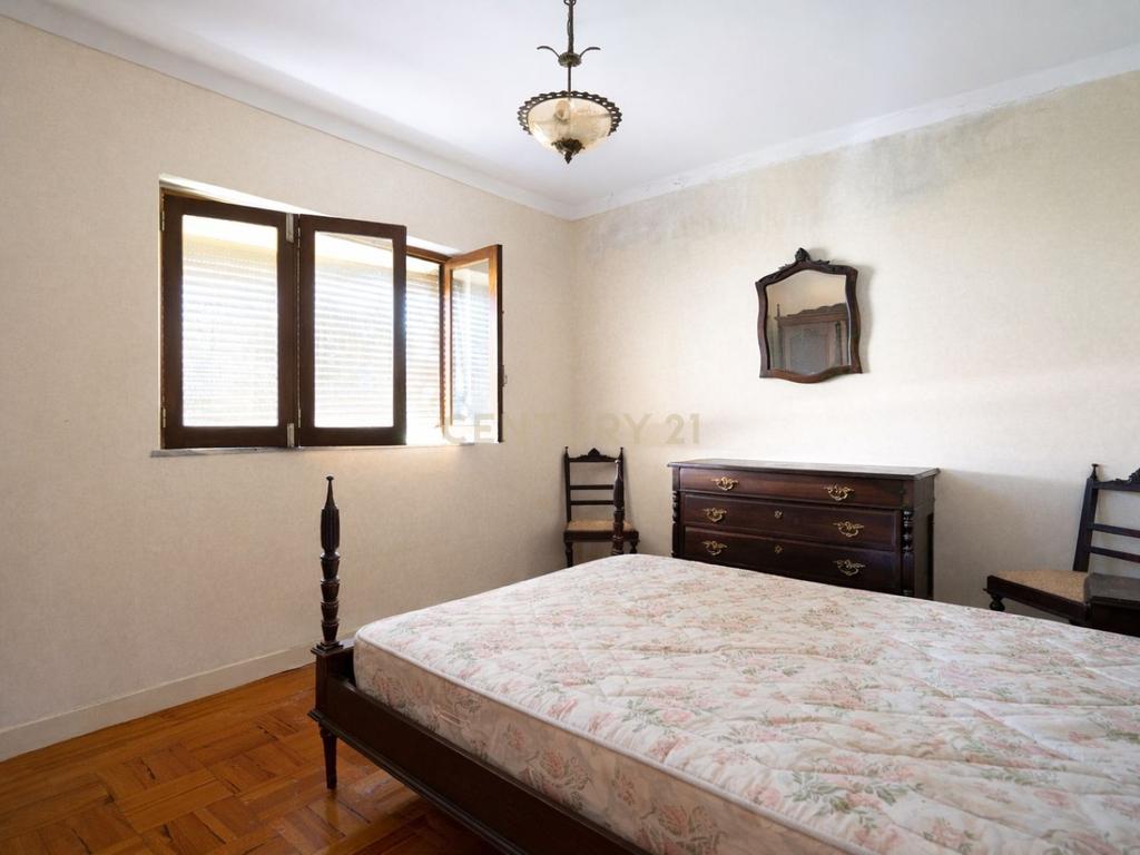 Excelente oportunidade de investimento no centro de São Martinho do Bispo, Coimbra. As referências C0289-01959 (moradia e terreno) e C0289-01957 (terreno) são vendidas em conjunto. - Image 10