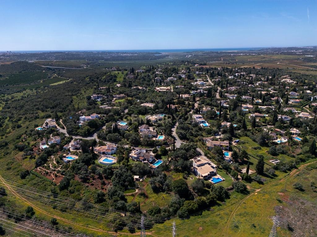 Moradia T4 inserida num lote de 4.180m², Algarve (Alvor) - Image 77