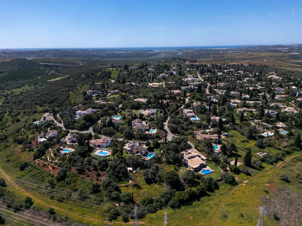Moradia T4 inserida num lote de 4.180m², Algarve (Alvor) - Image 77