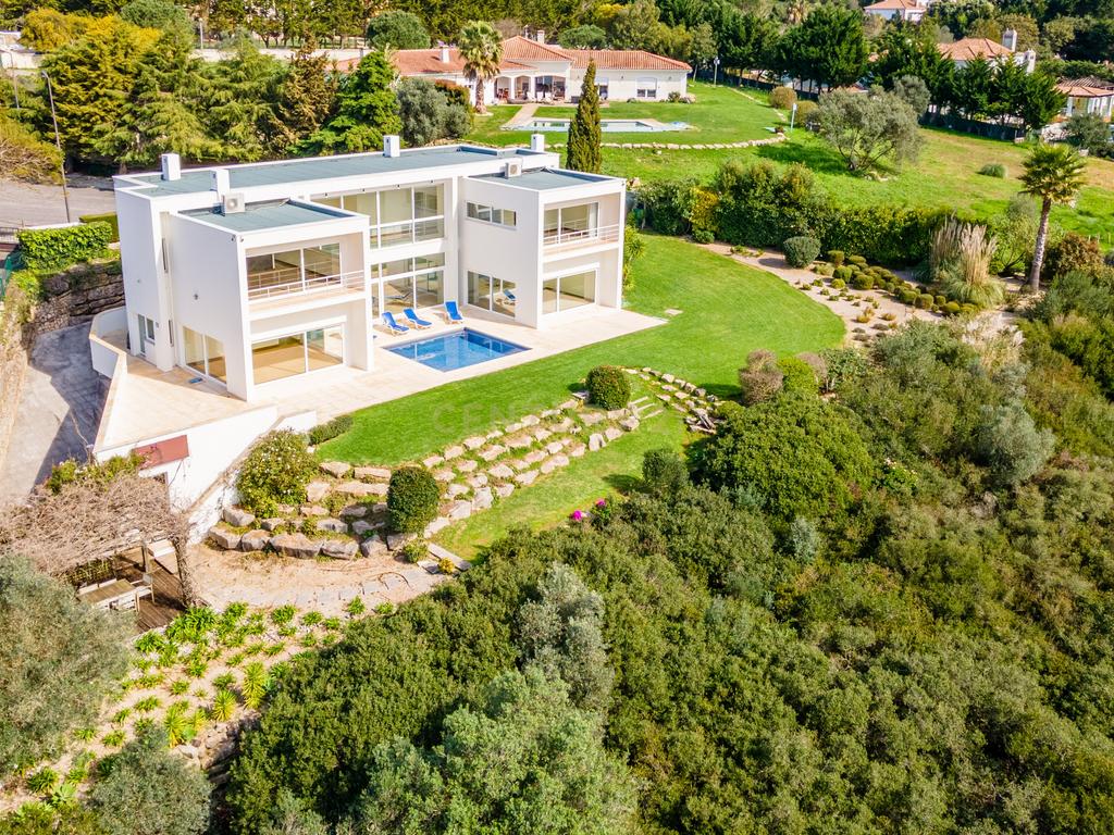 Moradia T5 Vista Golfe | Belas Clube de Campo - Image 1