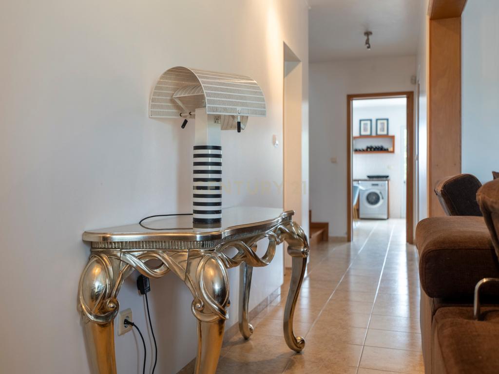 Excelente Moradia T3 com Garagem – Espaço, Luz e Acabamentos de Qualidade - Image 7