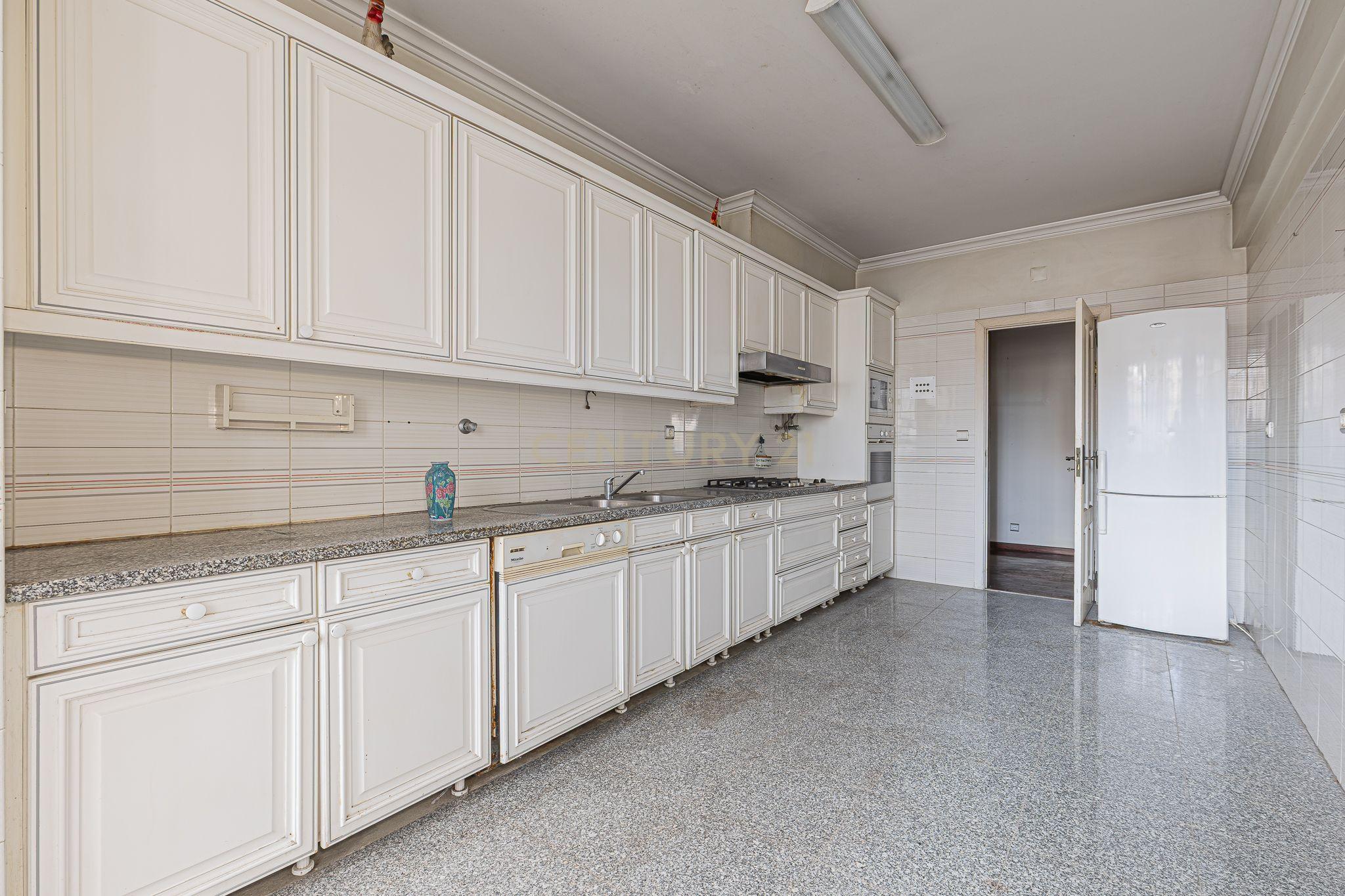 Fotografia 8 de T4 com 180 m² e Garagem Box no Areeiro, Lisboa