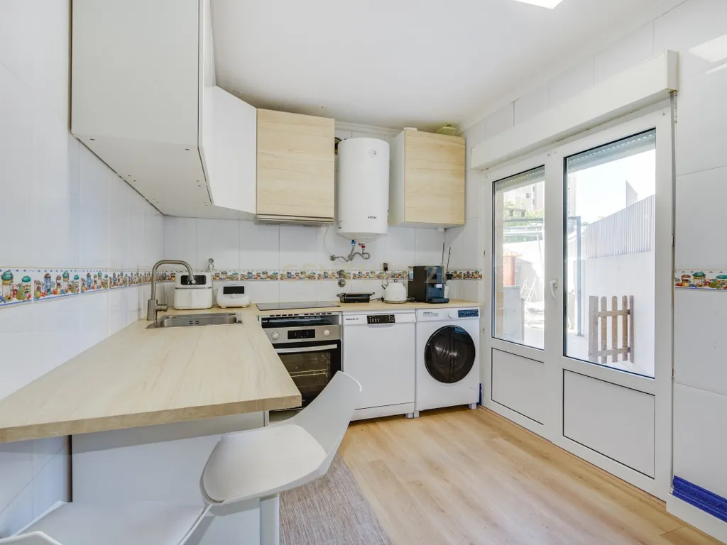 Apartamento Renovado com Vista em Alenquer, Lisboa - Image 2