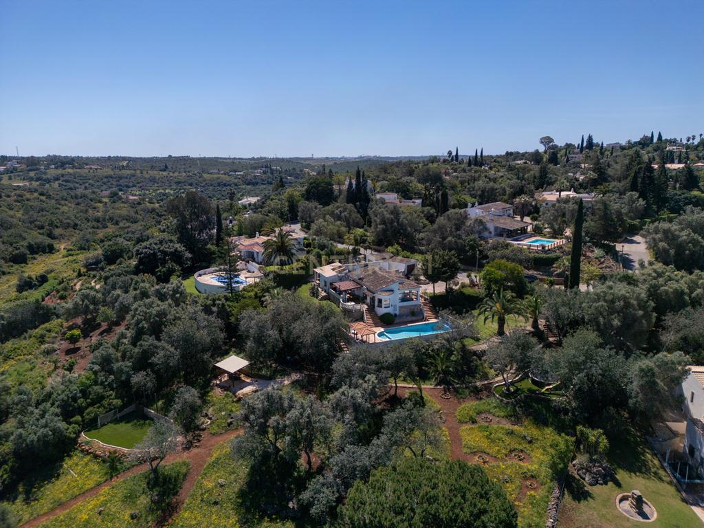 Moradia T4 inserida num lote de 4.180m², Algarve (Alvor) - Image 81