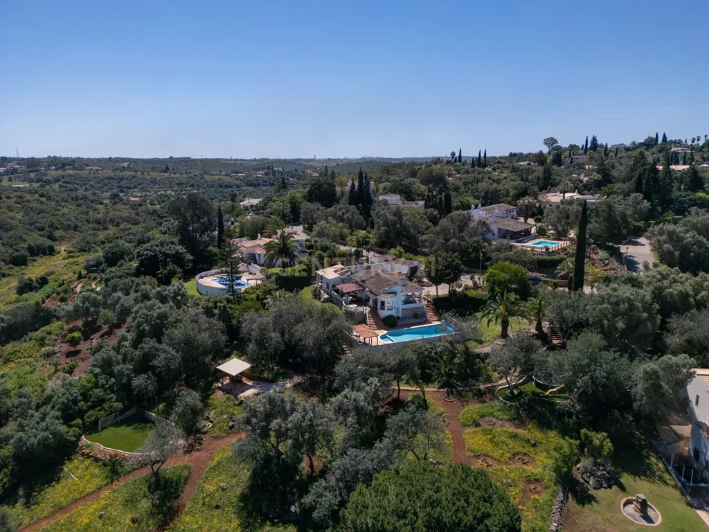 Moradia T4 inserida num lote de 4.180m², Algarve (Alvor) - Image 81