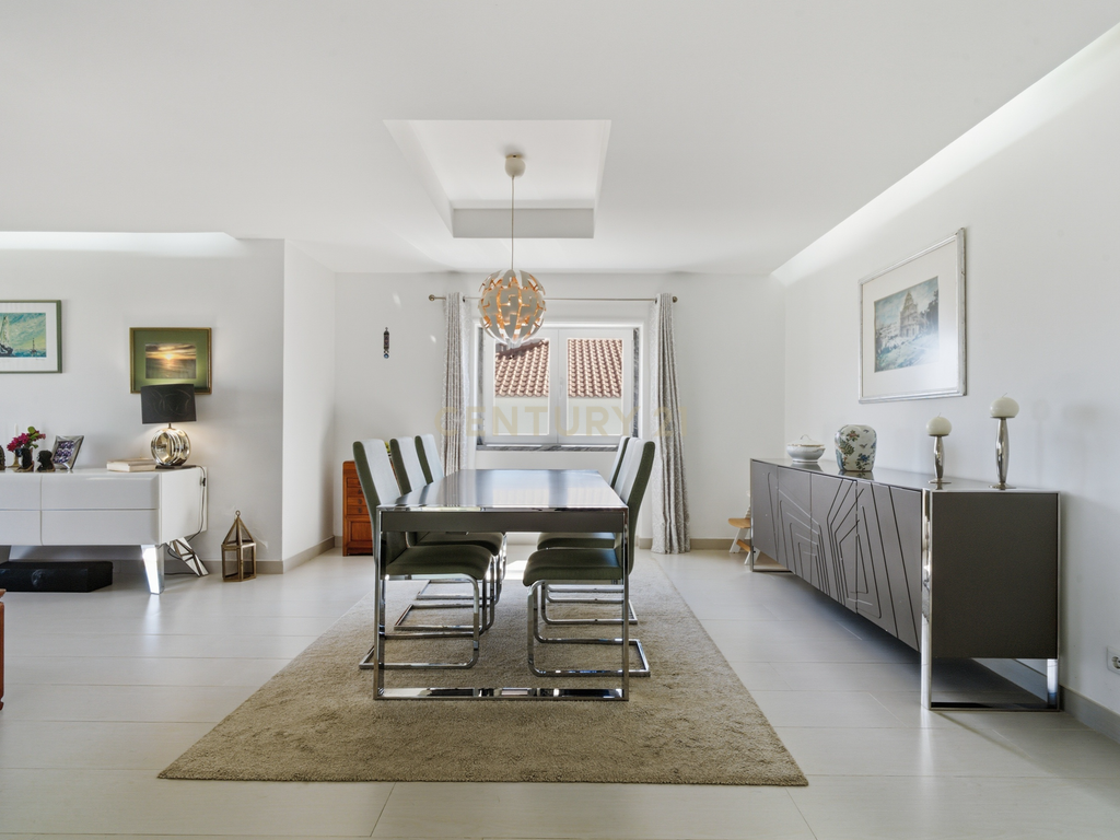 Moradia Isolada com Piscina em Lote de 908 m² | Sala Ampla | Jardim e Vista Desafogada -Mafra - Image 21