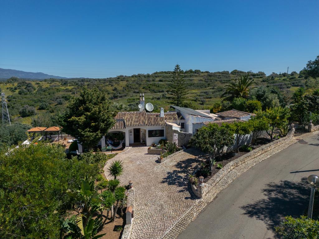 Moradia T4 inserida num lote de 4.180m², Algarve (Alvor) - Image 71