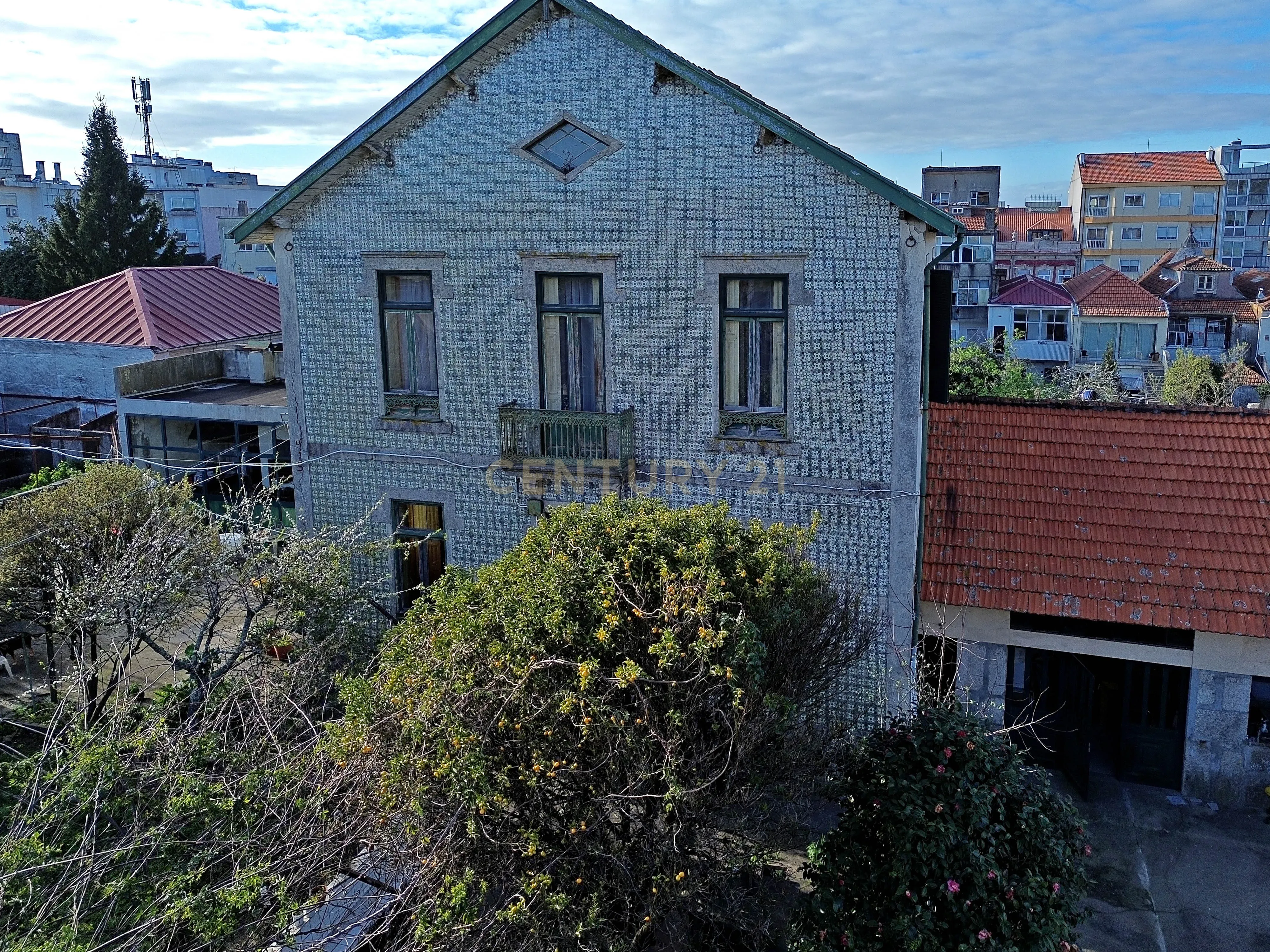 Terreno com Moradia I Reabilitação ou Construção Nova I Antas - Image 8