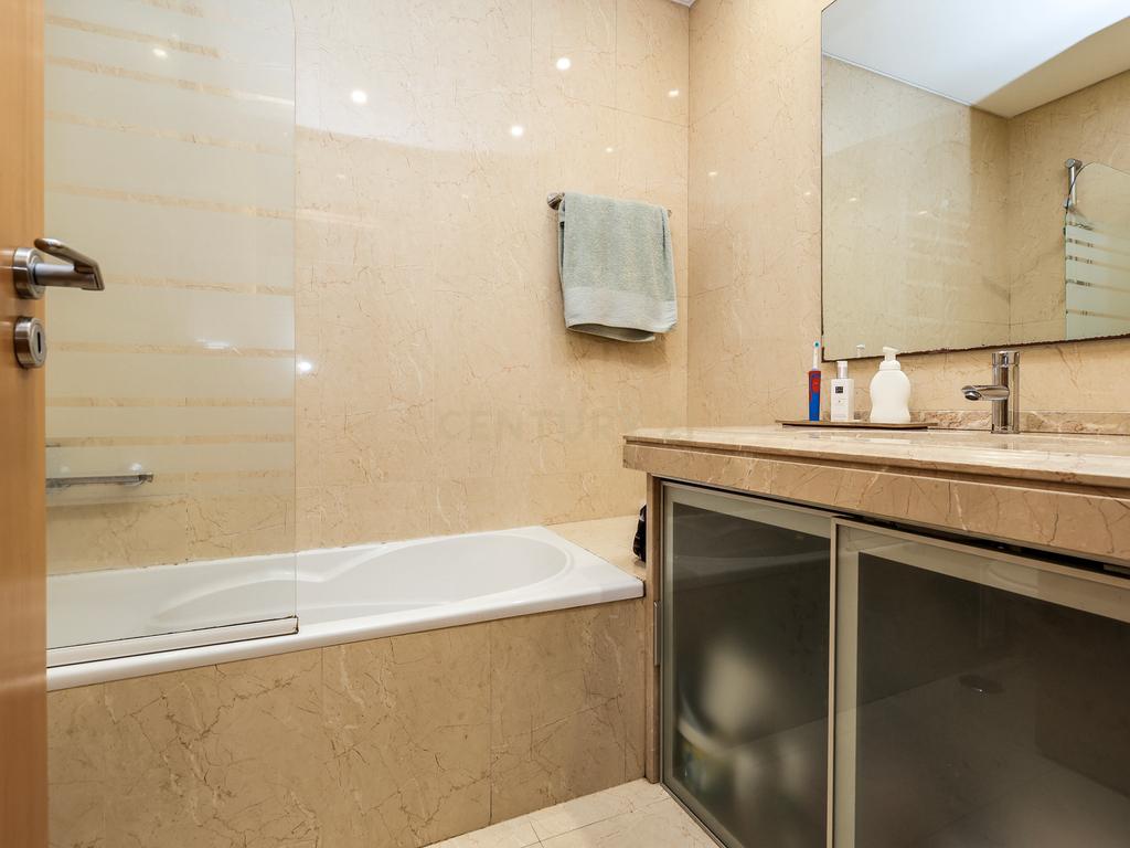 Apartamento T3 com vista panorâmica sobre o Jamor em condomínio fechado com piscina e ginásio - Image 20