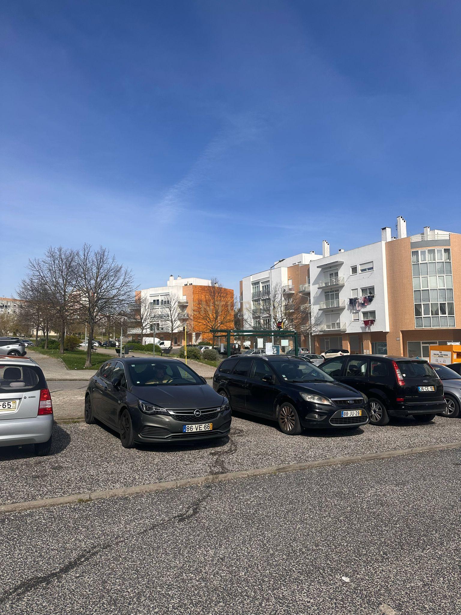 Apartamento T3 em Vialonga, com Garagem e Elevador - Image 31