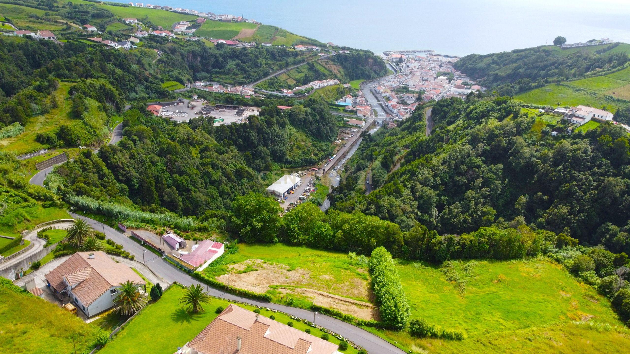 Fotografia 5 de Terreno com vista mar e montanha com projeto aprovado.