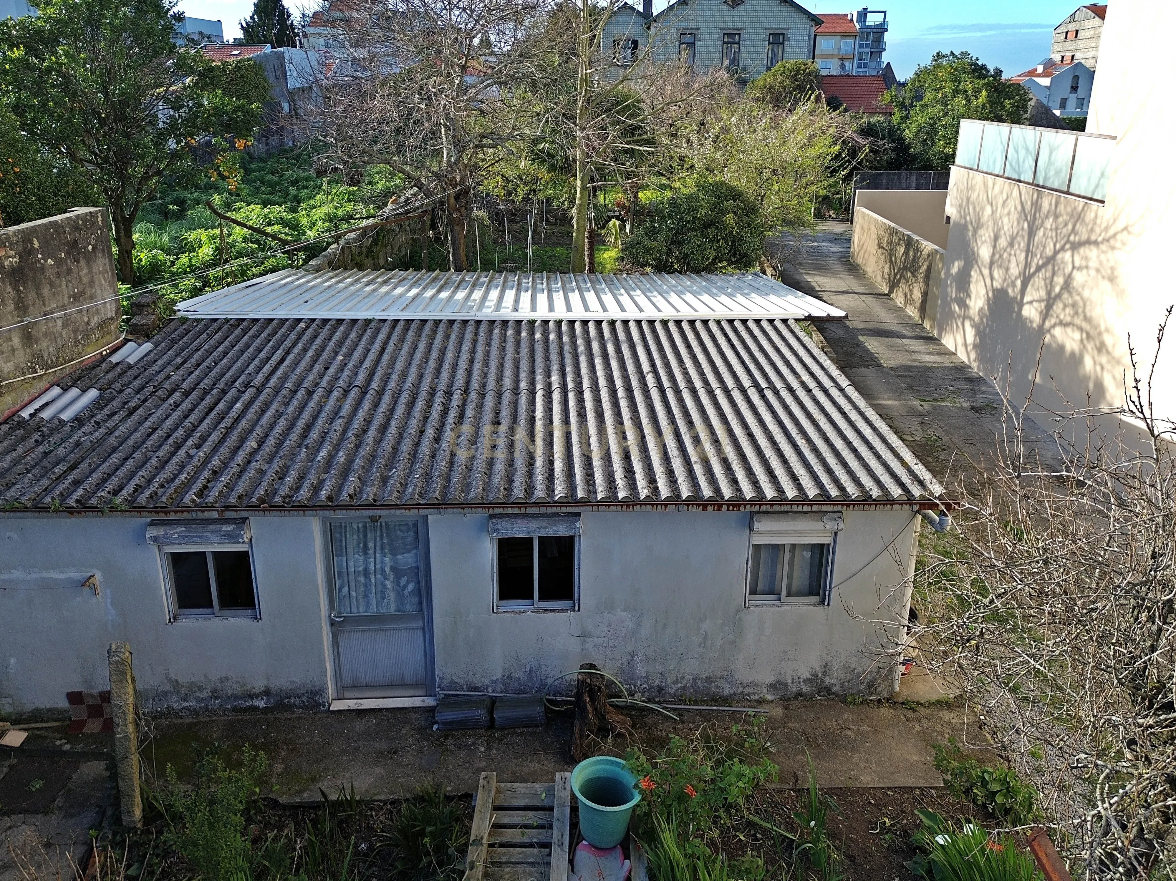 Terreno com Moradia I Reabilitação ou Construção Nova I Antas - Image 10