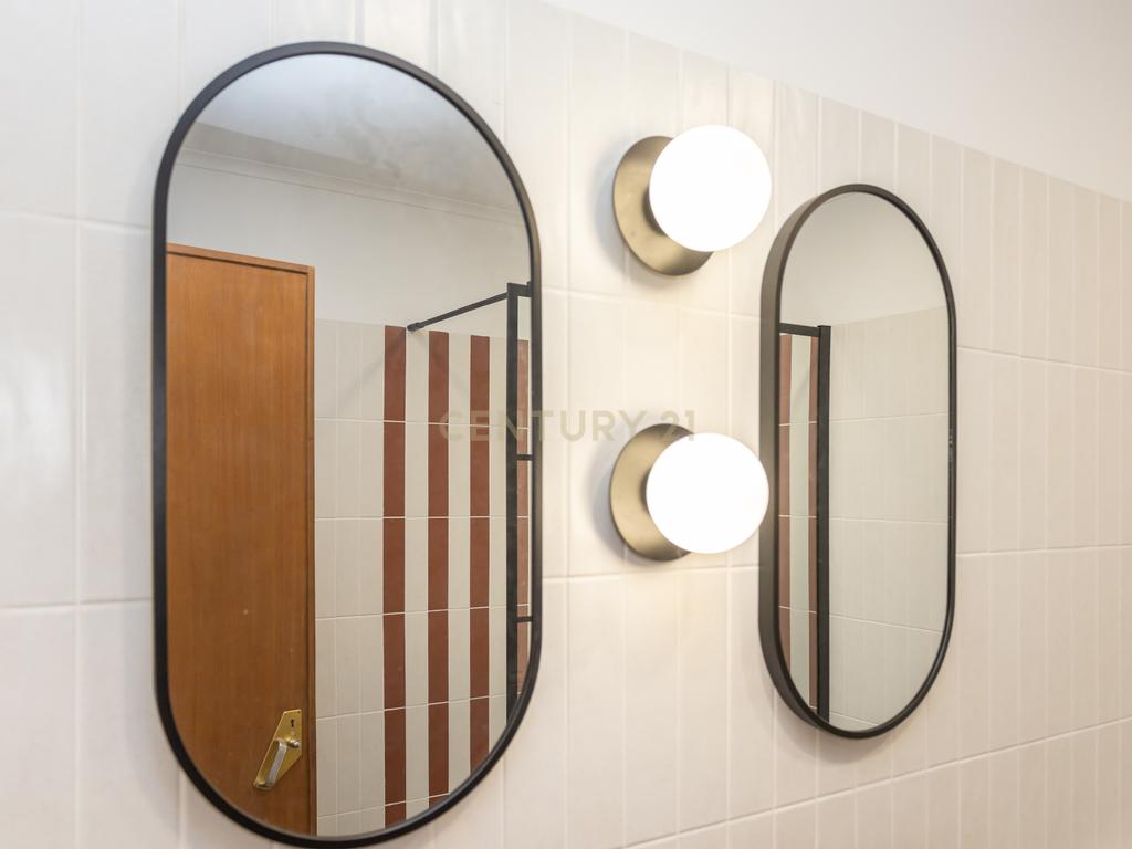 T3 transformado em T2 Remodelado com Elegância no Coração de Montalvão, Setúbal - Image 23