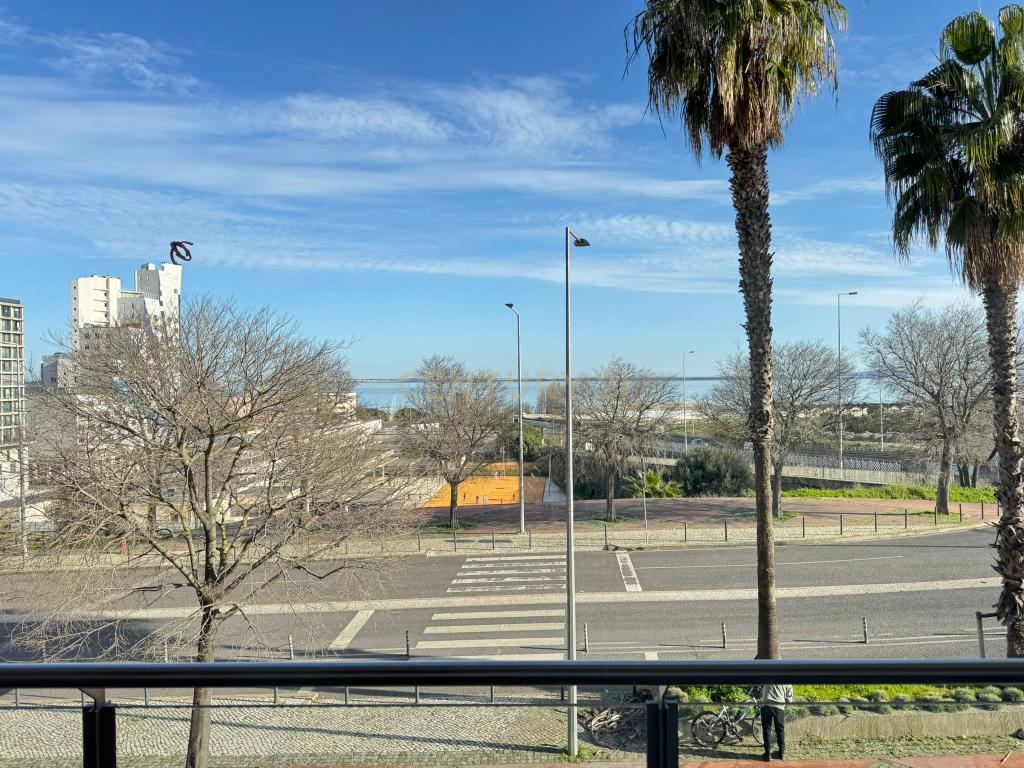Arrendamento T2 nas Portas do Tejo – Parque das Nações - Image 4