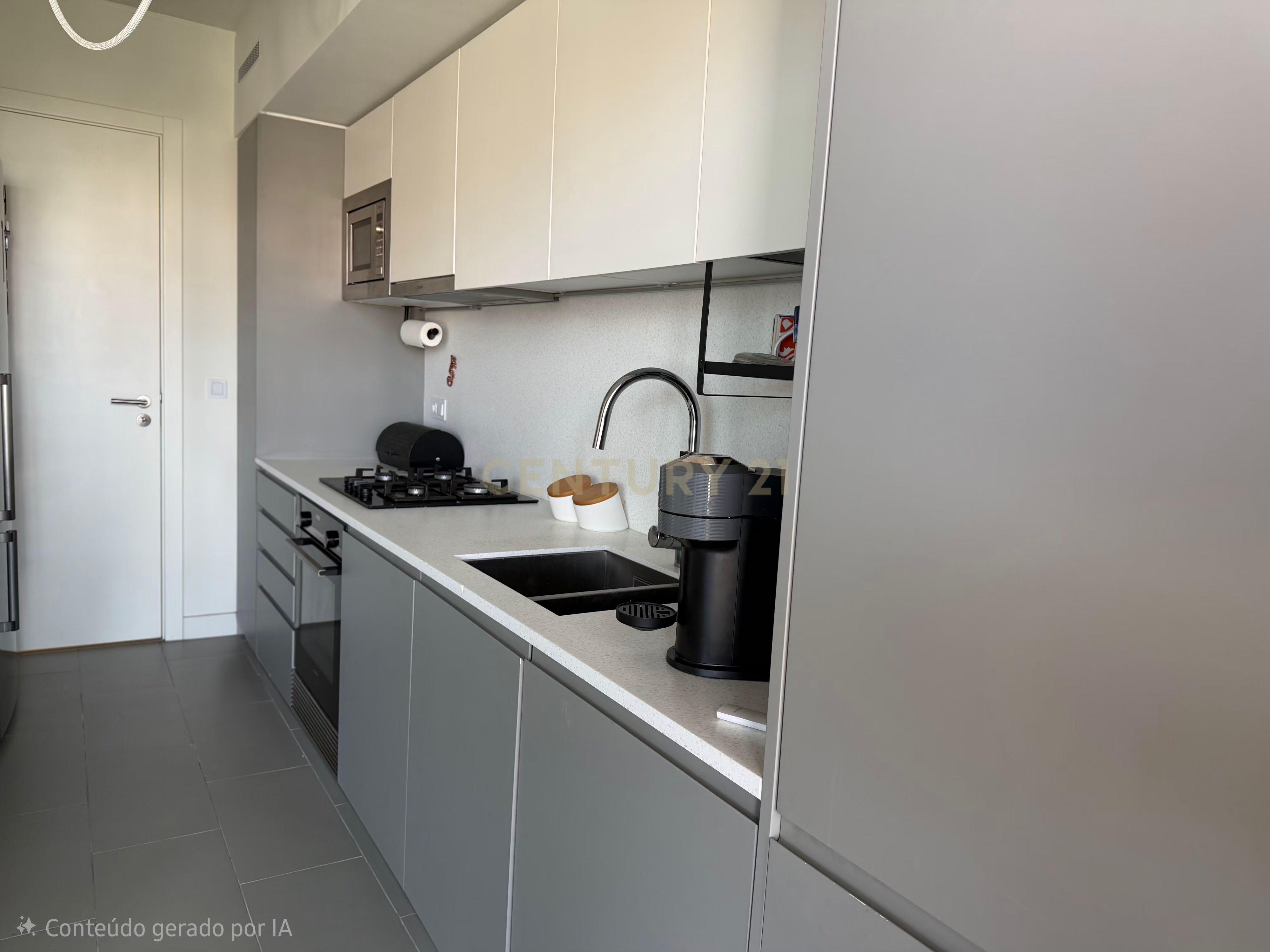 Fotografia 10 de Luxuoso Apartamento T3 com Vista Rio com parqueamento no Seixal