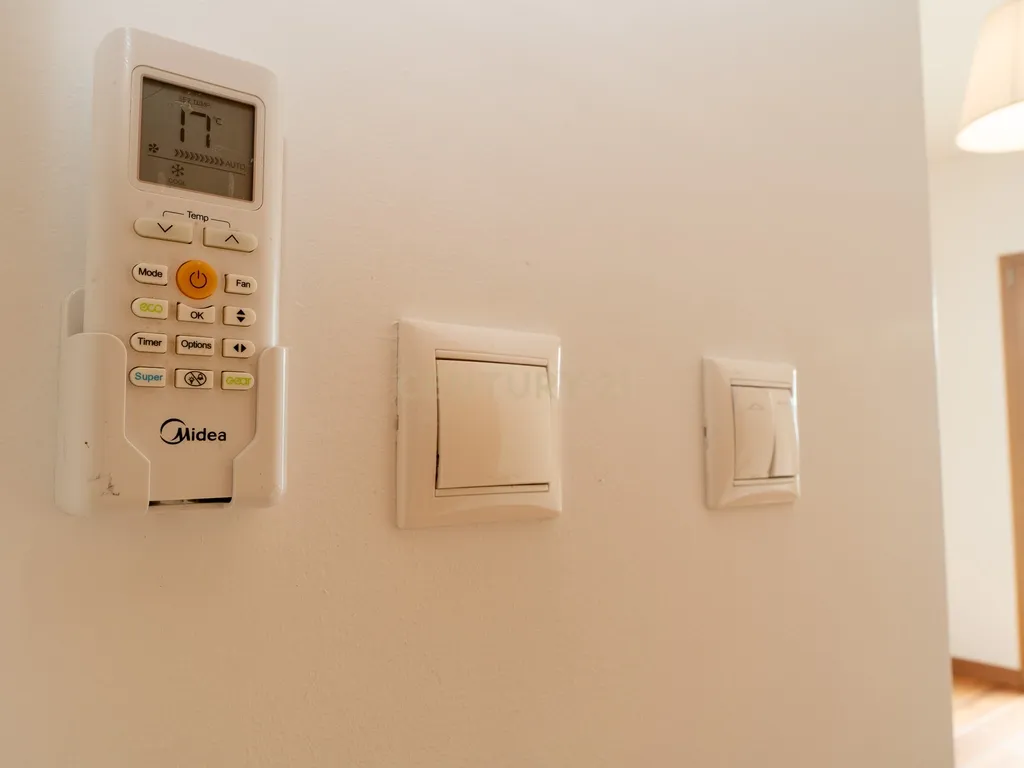 Apartamento de tipologia T3, com 2 varandas, 2 WC e box para 4 viaturas, situado no Jardim da Amoreira - Ramada em Odivelas. - Image 42