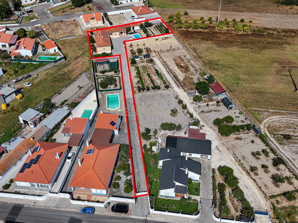 Moradia Independente Térrea com Piscina, Box, jardim e Anexo (Marinhais) - Image 51