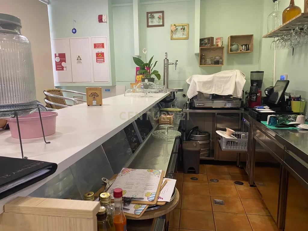 Restaurante em São Domingos de Benfica com faturação ativa e clientela fidelizada - Image 6