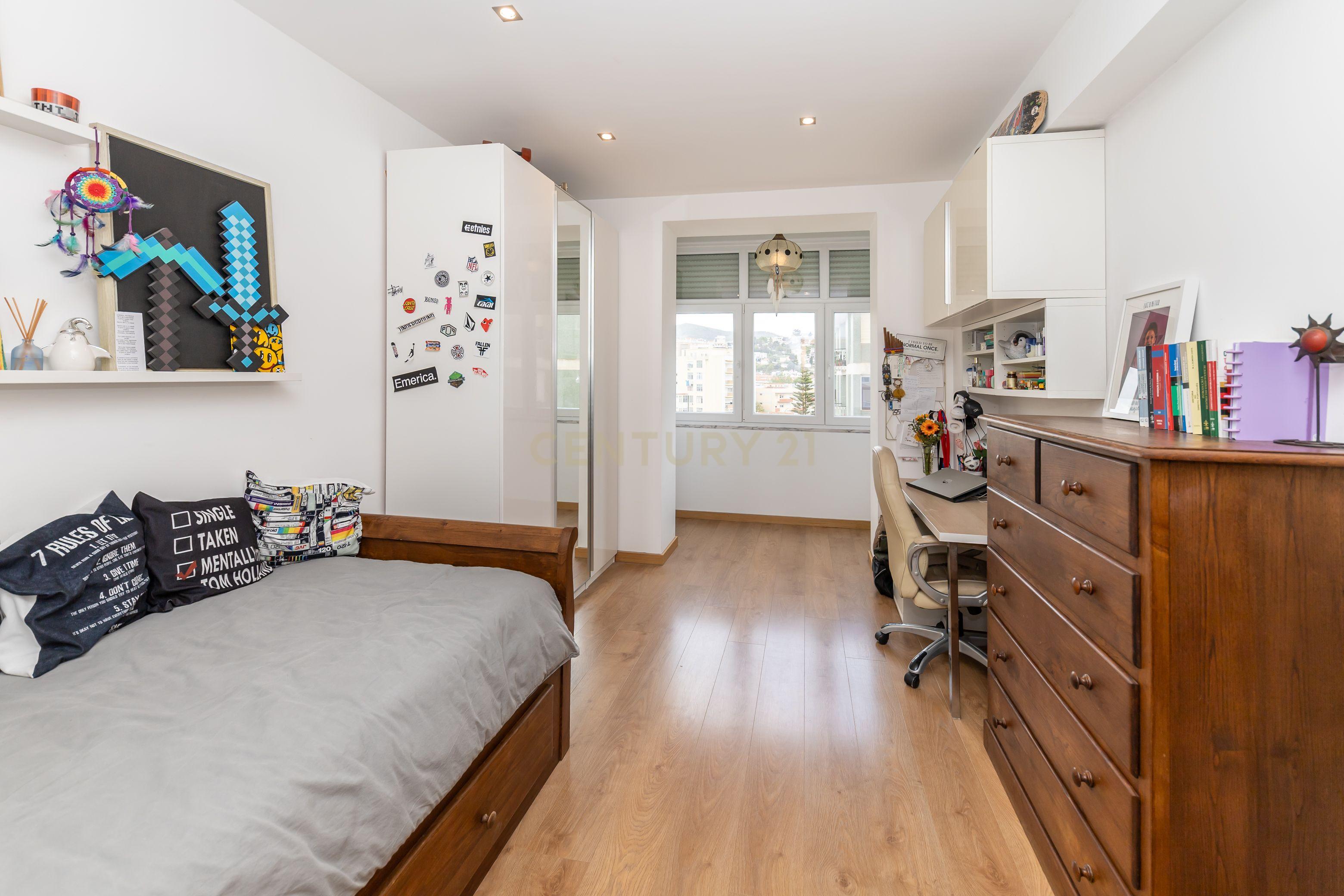 Apartamento T4 convertido em T3 - Totalmente Renovado com Materiais Premium no Centro de Setúbal - Image 24