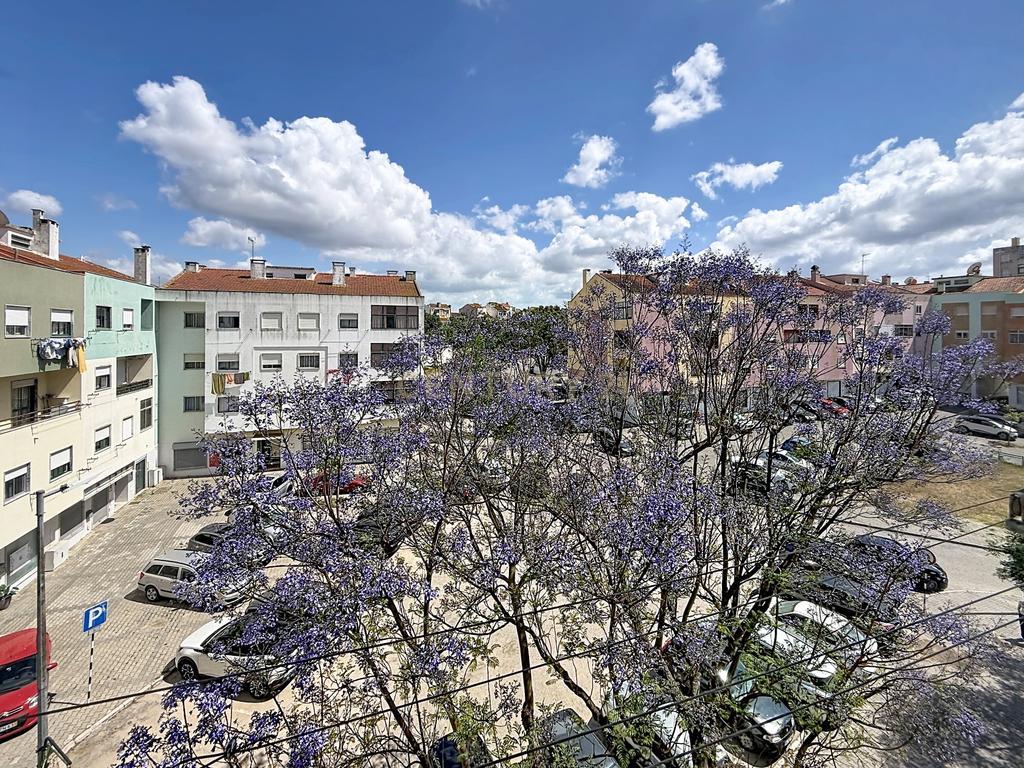 Apartamento T2 em em Paio Pires com excelentes áreas, perto de todas as comodidades. - Image 6