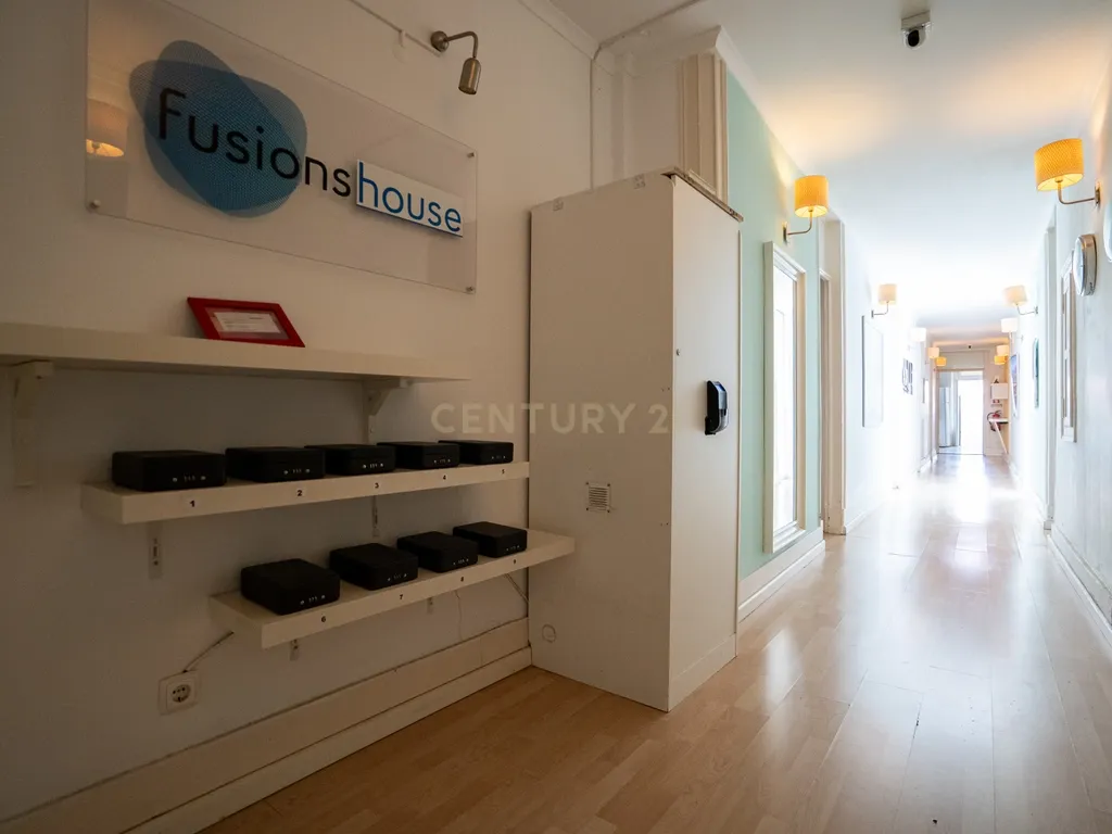 Apartamento Único com Vista sobre o Campo Pequeno – Lisboa - Image 35