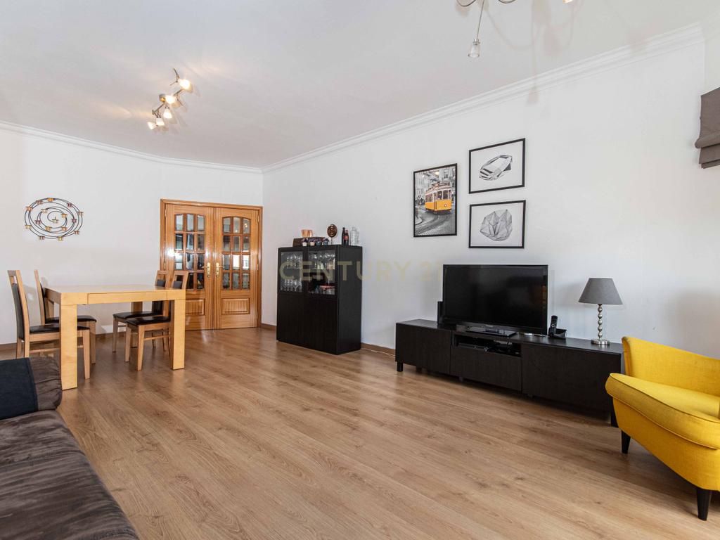 Apartamento  T3  para venda em Odivelas - Image 1