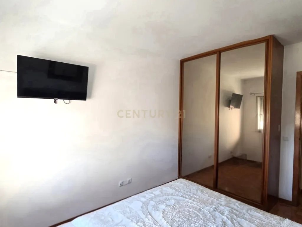 Apartamento T2 no Pragal / Monte Caparica com 2 elevadores e ótimo acesso de entrada ( mobilidade reduzida ) próximo da fertagus no Pragal e Praias - Image 7