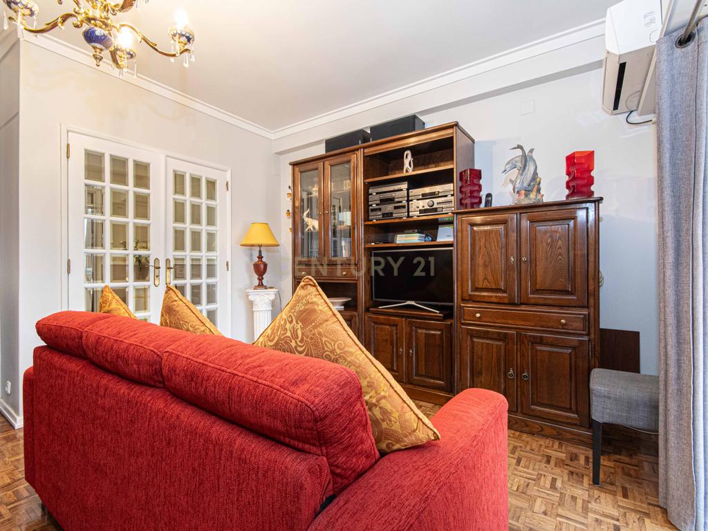 Apartamento T2 em Vialonga | Aproveitamento sótão - Image 15