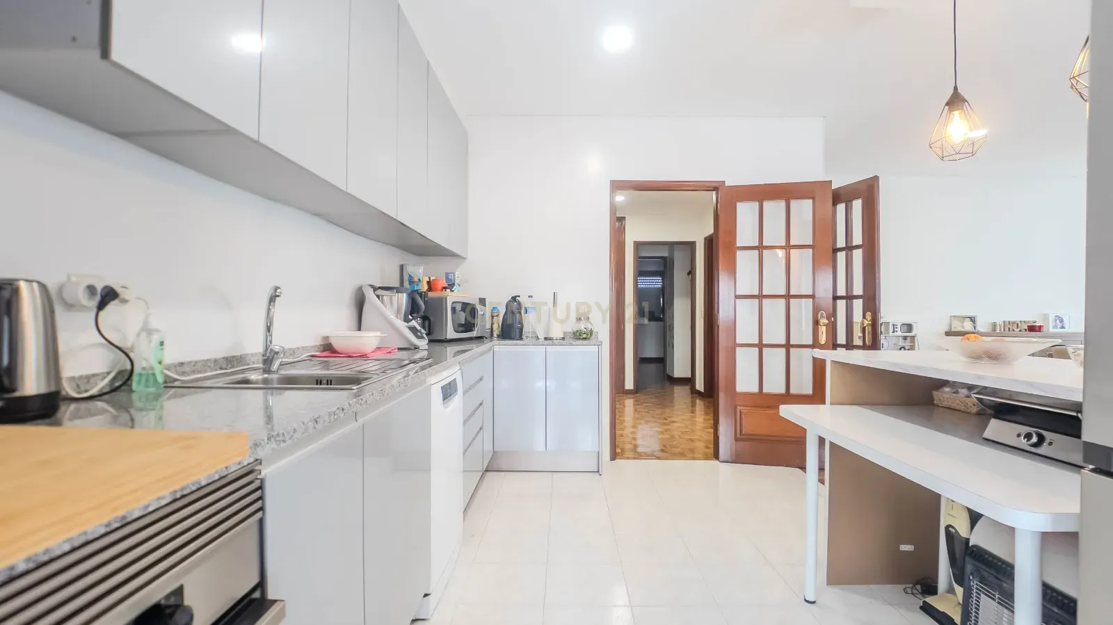 Apartamento T3 em Gondomar com luz natural e boa localização - Image 14