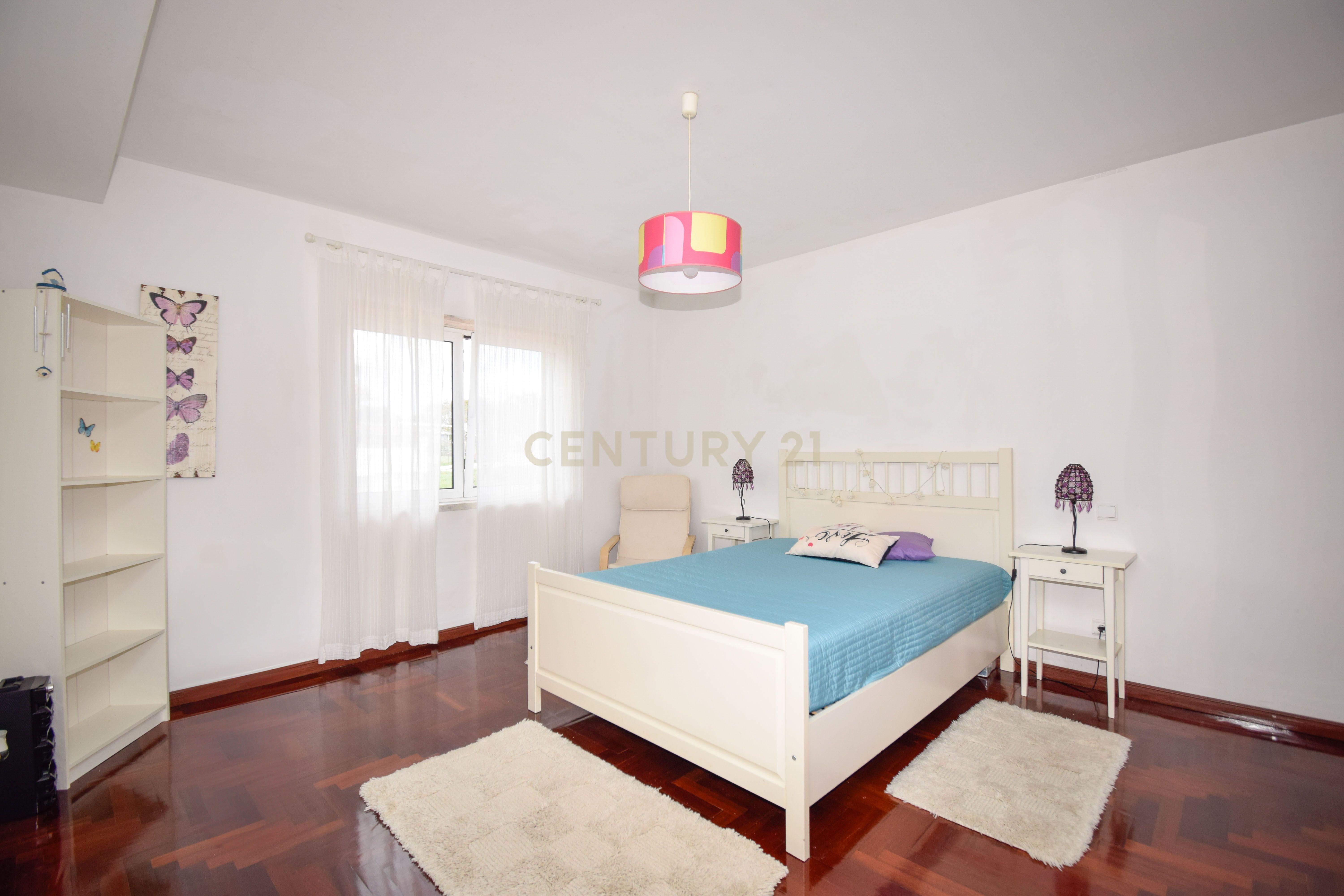 Moradia T5 de Sonho em Serra Chã – Caneças | Conforto, Natureza e Proximidade de Lisboa - Image 8